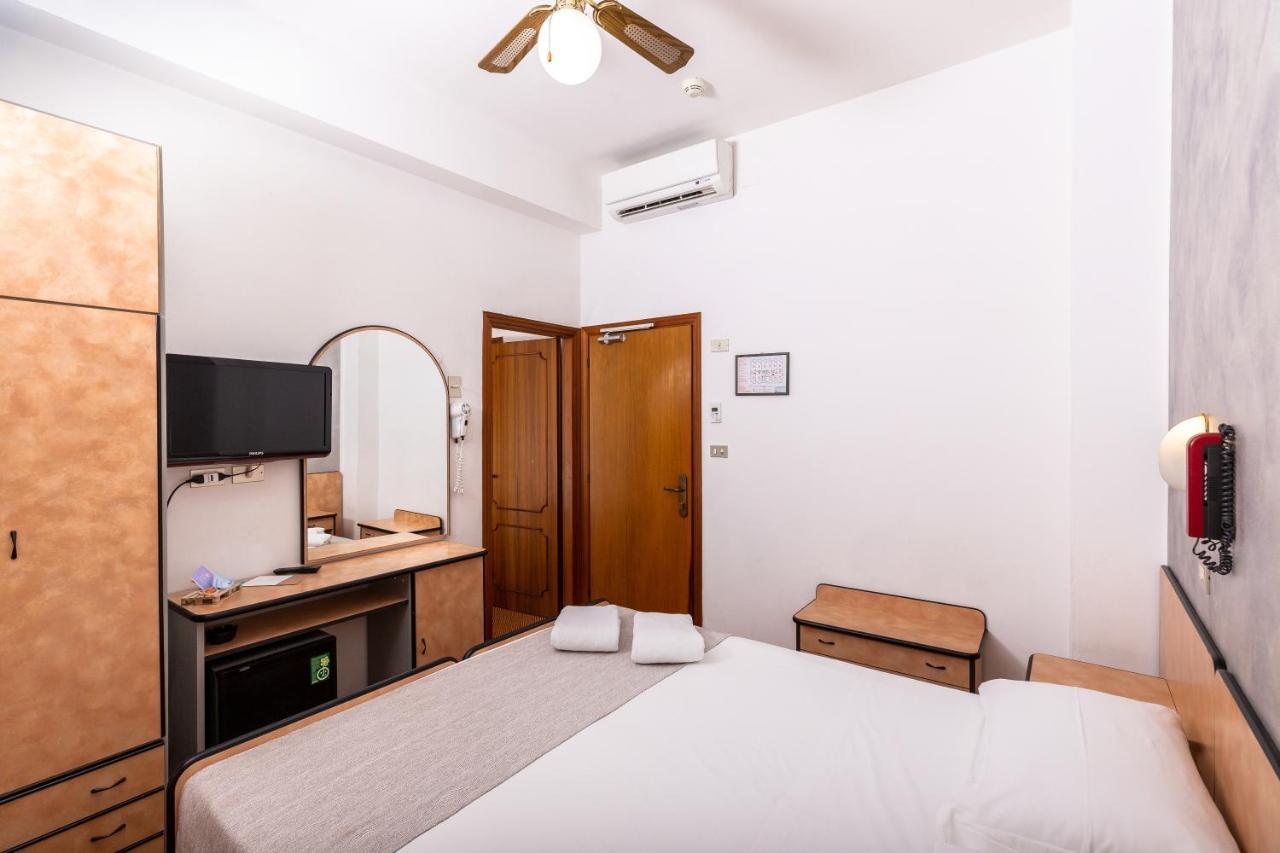 Hotel Albatros Rimini Exterior photo